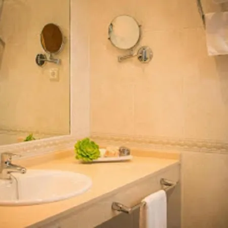 Al-medina Hotel 4*